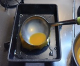 油を熱して卵液1/3量