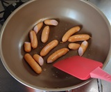 ウインナーを焼く