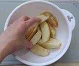 塩こしょうをまぶす