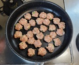 中火で焼き色をつける