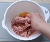 卵を吸わせる