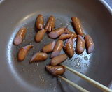 ウインナーを炒める