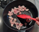鶏を炒める
