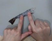 上からぎゅっと押す