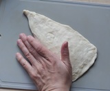 ナンの形に形成する