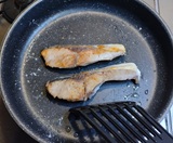 ひっくり返して逆側も焼く