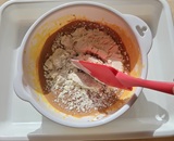 粉類をさっくり混ぜる
