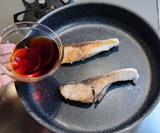 焼タレを加える