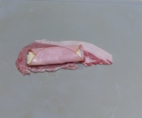 肉にハムチーズを載せる