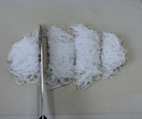 春雨を5 cm幅に切る