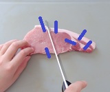 豚肉の筋を断つ（図解付き）