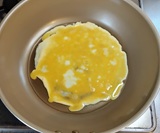 薄焼き玉子をつくる