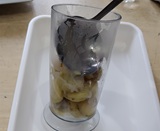 ブレンダーへ入れる