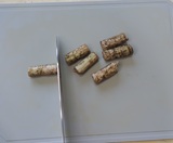 ごぼうを４cm長さに切る