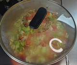 フタをして煮込む