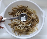 下味の塩をする