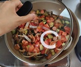 フタをして20分煮込む