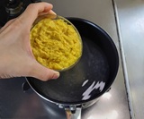 コーンクリーム缶を加える